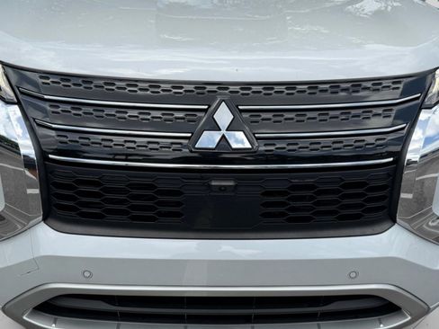 Used 2023 Mitsubishi Outlander SEL FWD image 45