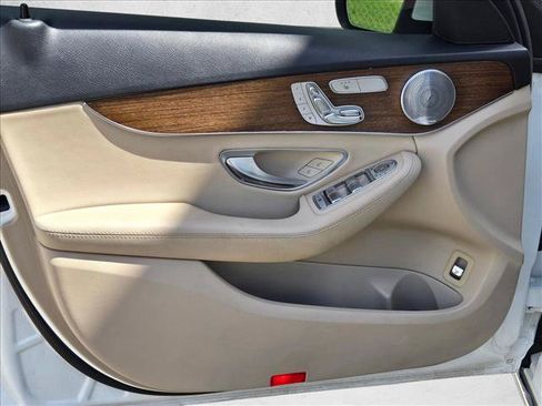 Used 2019 Mercedes-Benz C 300 4MATIC Sedan image 10