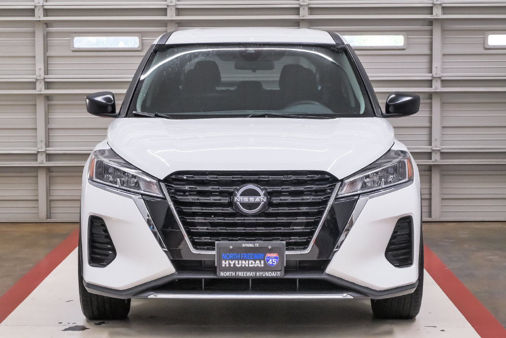 Used 2022 Nissan Kicks S FWD image 4