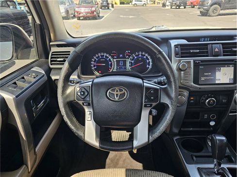 Used 2017 Toyota 4Runner SR5 AWD/4WD image 6