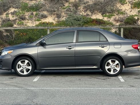Used 2011 Toyota Corolla LE w/ Premium Pkg image 9