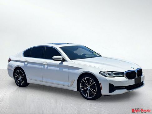 Used 2021 BMW 530i w/ Convenience Package RWD image 8