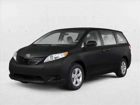 Used 2013 Toyota Sienna XLE FWD image 1