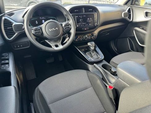 Certified 2023 Kia Soul LX w/ LX Technology Package FWD image 10