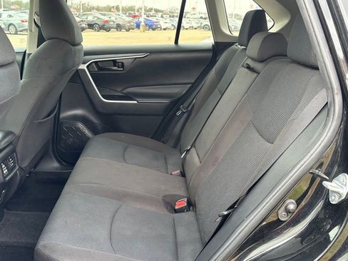 Used 2022 Toyota RAV4 LE image 13