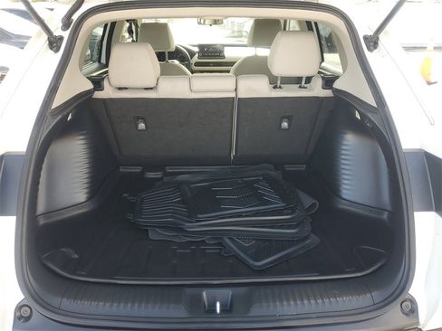 Used 2023 Honda HR-V LX image 8