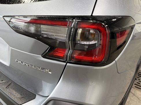 Certified 2025 Subaru Outback Premium w/ Popular Package #1A image 17