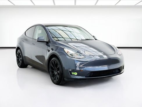 Used 2023 Tesla Model Y Long Range AWD/4WD image 3