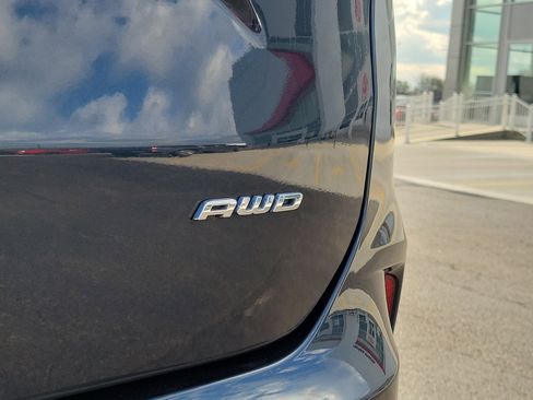 Used 2023 Ford Edge Titanium AWD/4WD image 7