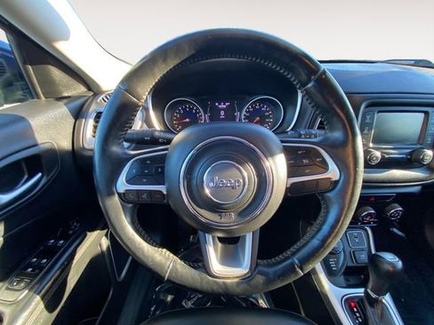 Used 2018 Jeep Compass Latitude w/ Cold Weather Group image 12