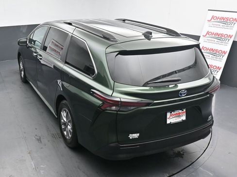 Used 2023 Toyota Sienna XLE image 31