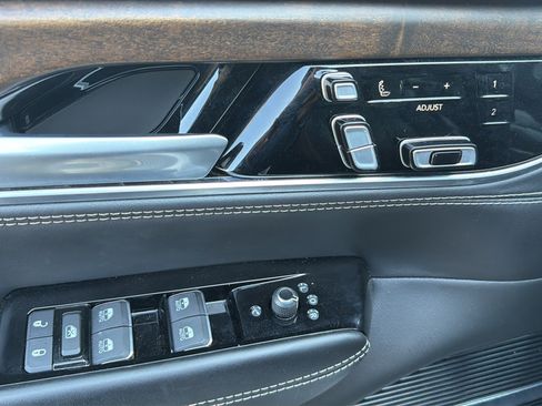 Used 2024 Jeep Grand Wagoneer L 4WD image 24