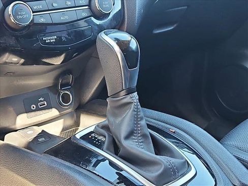 Used 2022 Nissan Rogue Sport SL w/ Premium Package image 11