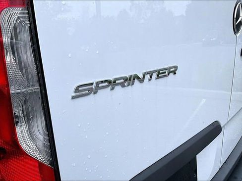 Used 2025 Mercedes-Benz Sprinter 2500 image 12