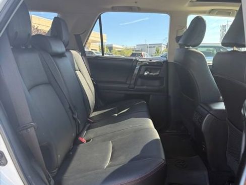 Certified 2019 Toyota 4Runner TRD Off-Road Premium AWD/4WD image 7