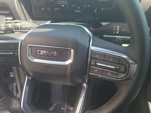 New 2026 GMC Terrain Elevation w/ Elevation Premium Package AWD/4WD image 17