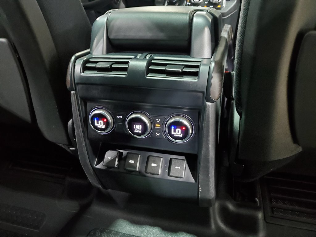 Used 2020 Land Rover Defender 110 X AWD/4WD image 23