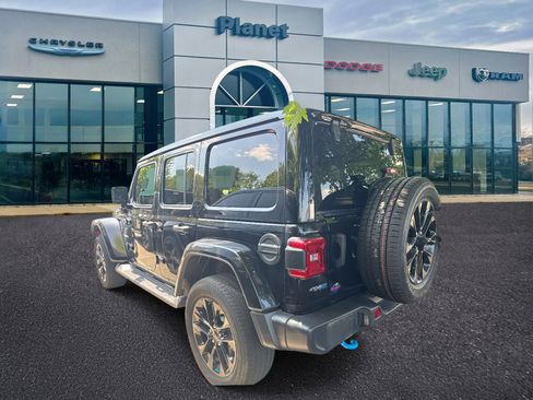 Used 2022 Jeep Wrangler Unlimited Sahara w/ Cold Weather Group image 3