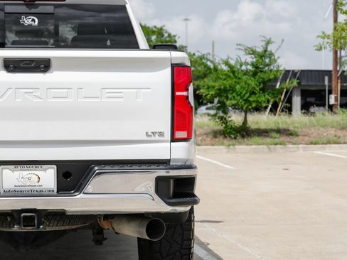 Used 2025 Chevrolet Silverado 2500 LTZ w/ LTZ Premium Package AWD/4WD image 50