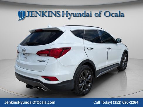 Used 2017 Hyundai Santa Fe Sport image 4