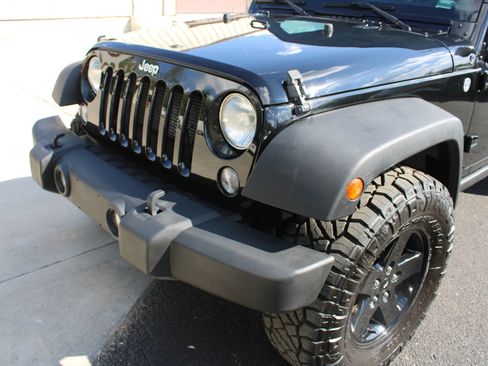 Used 2014 Jeep Wrangler Unlimited Sport w/ Quick Order Package 24S AWD/4WD image 3