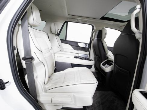 Used 2023 Lincoln Navigator Black Label image 12