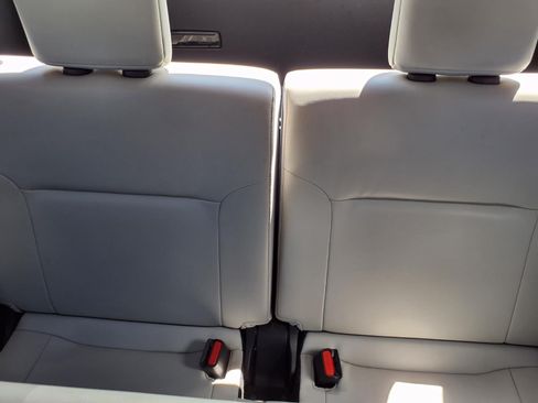 Used 2025 Mitsubishi Outlander SE AWD/4WD image 7