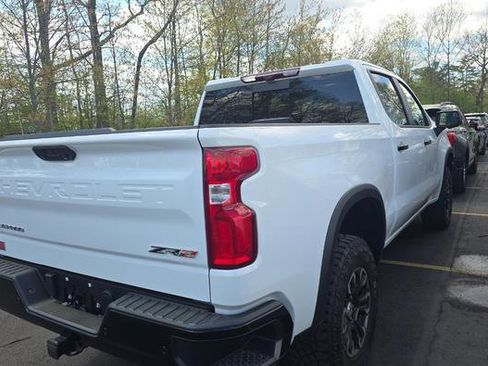 Certified 2022 Chevrolet Silverado 1500 ZR2 w/ Technology Package AWD/4WD image 3