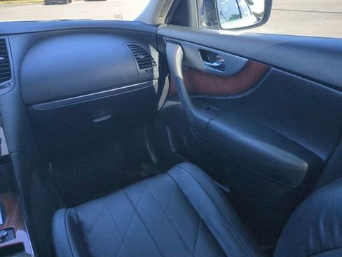 Used 2011 INFINITI FX35 AWD w/ Premium Pkg image 18