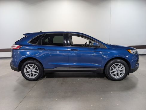 Used 2022 Ford Edge SEL image 2