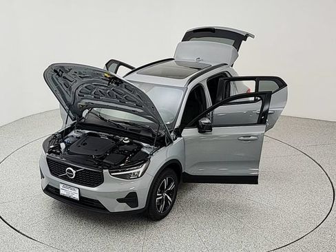 New 2026 Volvo XC40 B5 Core w/ Protection Package Premier AWD/4WD image 37