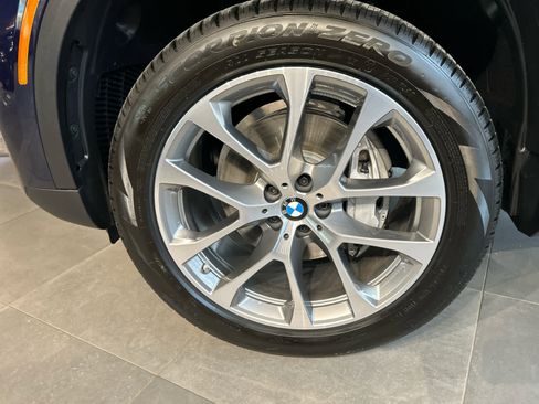 New 2026 BMW X5 xDrive40i w/ Premium Package image 3