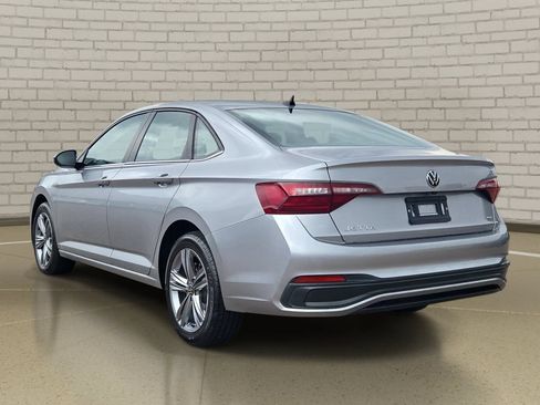 Used 2024 Volkswagen Jetta SE FWD image 7