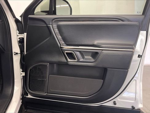 Used 2022 Rivian R1S Launch Edition AWD/4WD image 27