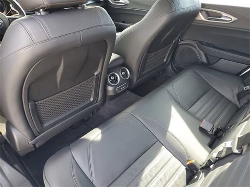 Used 2024 Alfa Romeo Giulia Veloce image 11