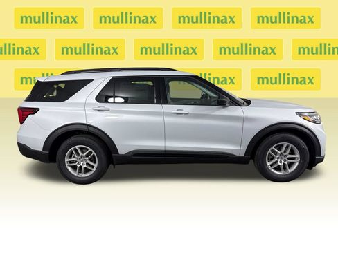 New 2026 Ford Explorer Active w/ Active Comfort Package RWD image 2