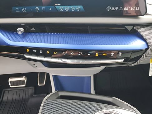 New 2026 Cadillac Optiq Sport 1 image 38
