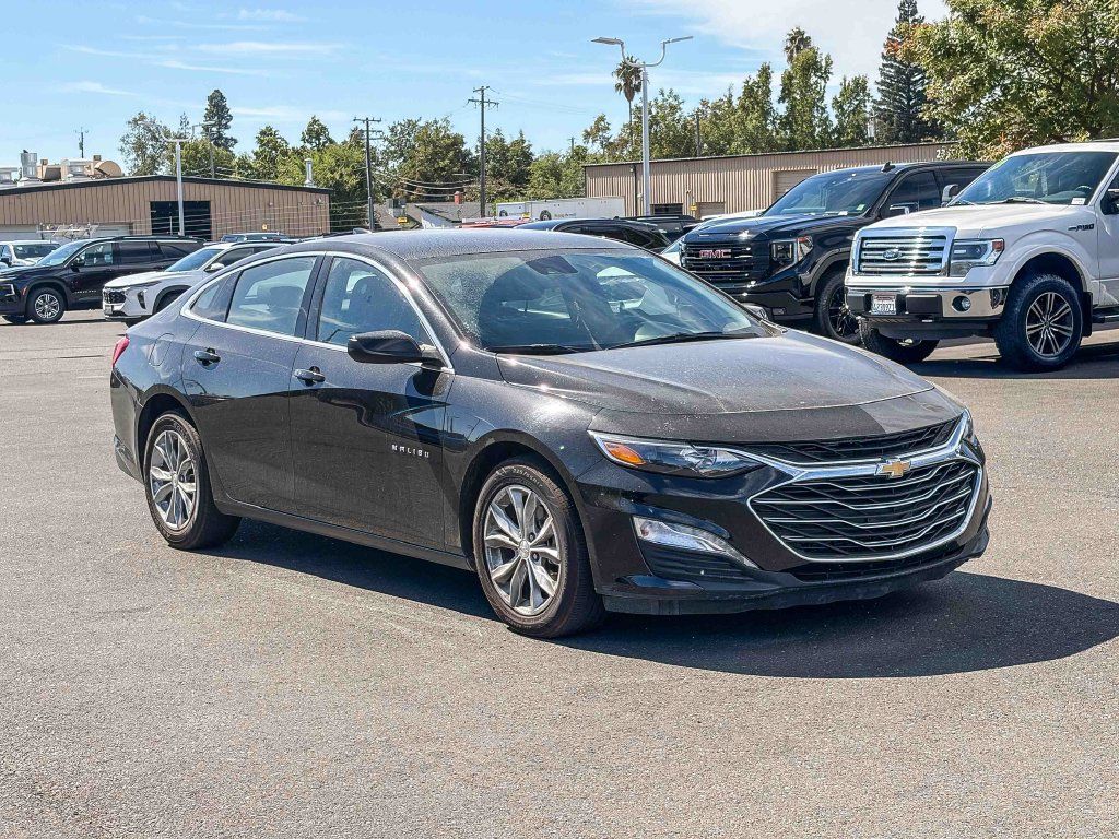 Used 2025 Chevrolet Malibu LT FWD image 5