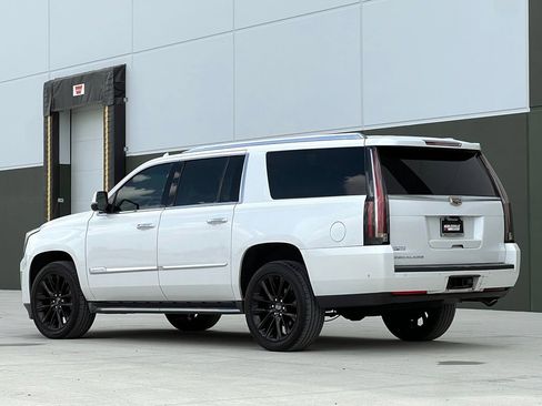 Used 2018 Cadillac Escalade ESV Luxury AWD/4WD image 5