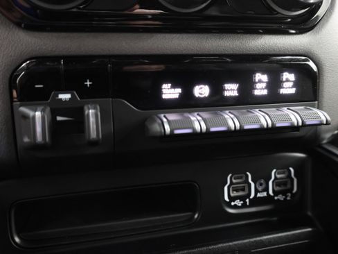 Used 2022 RAM 2500 Laramie AWD/4WD image 46