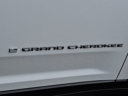 New 2025 Jeep Grand Cherokee Limited image 15