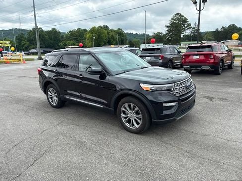 Used 2023 Ford Explorer Limited w/ Equipment Group 301A AWD/4WD image 3