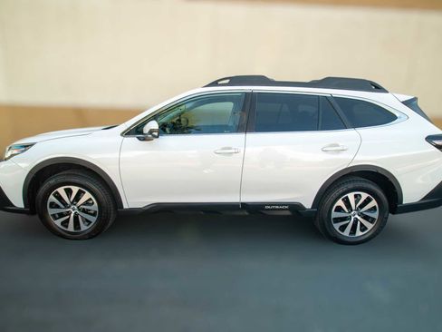Used 2021 Subaru Outback Premium image 3
