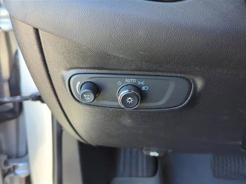 Used 2018 Chevrolet Equinox LT image 14