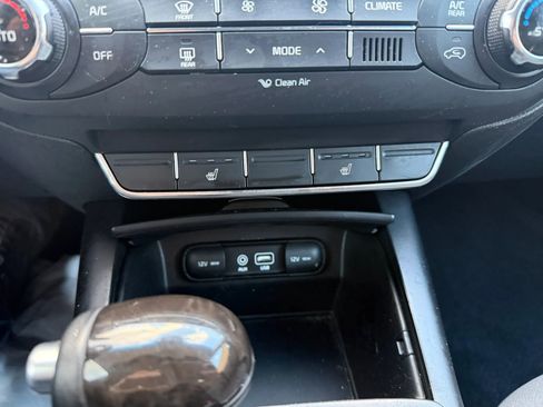 Used 2017 Kia Sorento AWD w/ LX V6 Convenience Package image 13