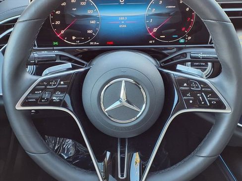 Used 2025 Mercedes-Benz E 350 4MATIC Sedan image 9