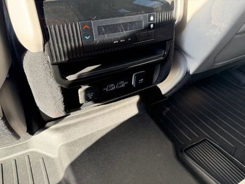 Used 2022 Jeep Wagoneer Series II w/ Rear Seat Video Group 1 image 15