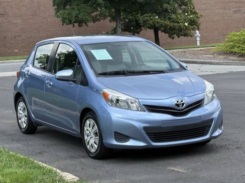 Used 2012 Toyota Yaris LE FWD image 3
