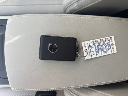 New 2026 Volvo XC40 B5 Plus w/ Protection Package Premier image 37