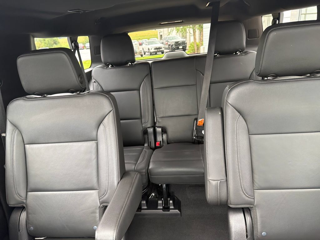 Certified 2021 Chevrolet Suburban Z71 w/ Rear Media and Nav Package AWD/4WD image 36